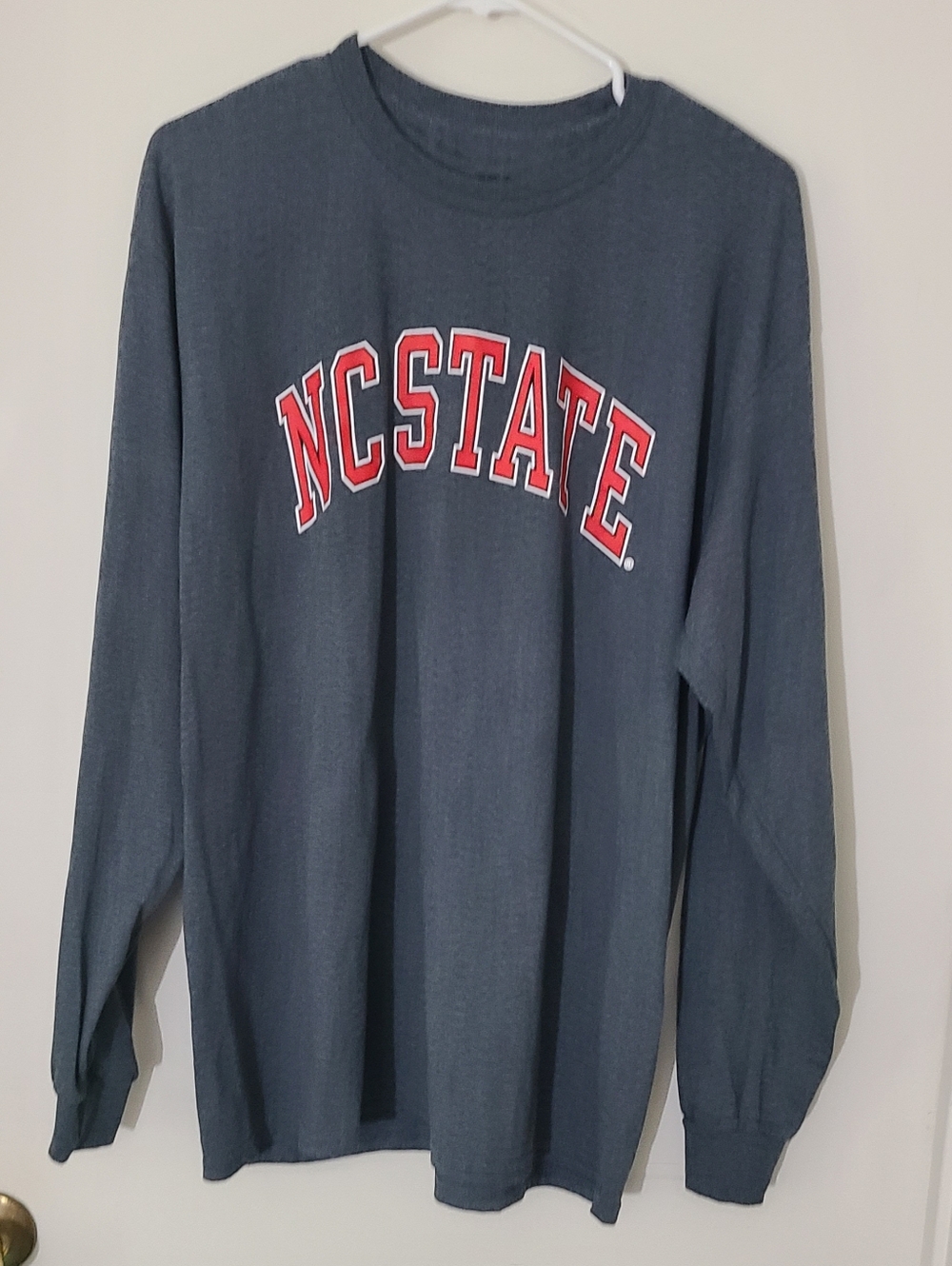 NC State MV Sport Men's Crewneck Long Sleeve T-Shirt Large